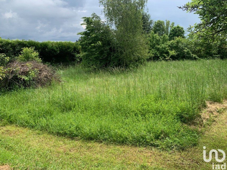 Land of 2,111 m² in Melz-sur-Seine (77171)