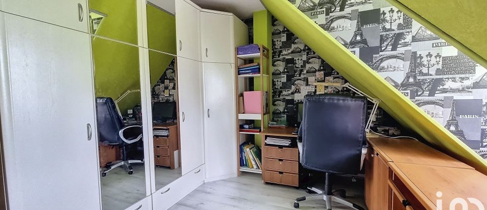 Maison 9 pièces de 221 m² à Moulins (03000)