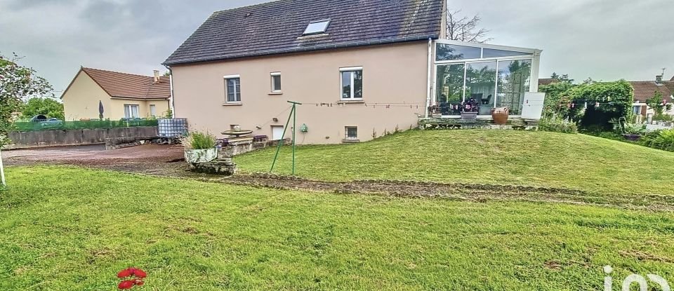 Maison 9 pièces de 221 m² à Moulins (03000)