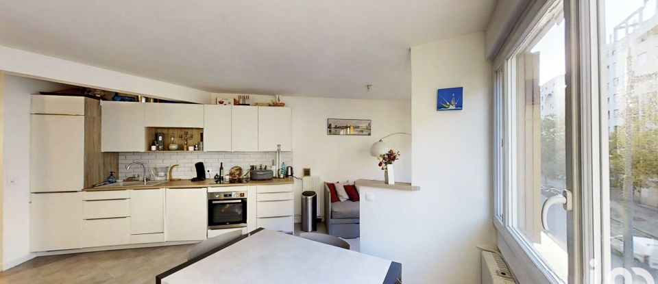 Appartement 3 pièces de 62 m² à Paris (75014)