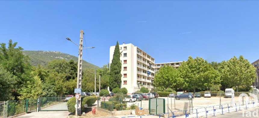 Parking of 15 m² in Toulon (83100)