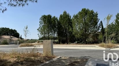 Land of 560 m² in Robion (84440)