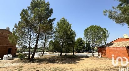 Land of 560 m² in Robion (84440)