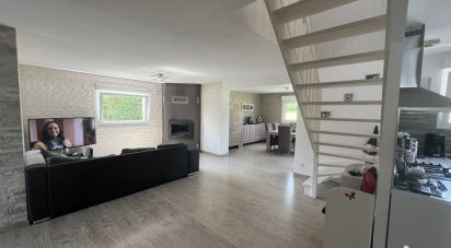 Maison 5 pièces de 114 m² à Lapugnoy (62122)