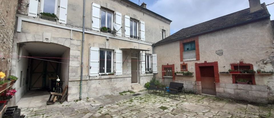 Immeuble de 160 m² à Souppes-sur-Loing (77460)