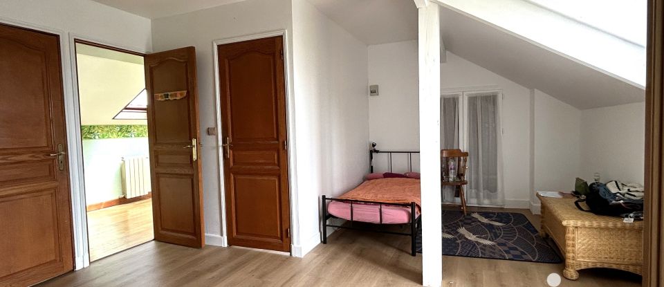 House 5 rooms of 137 m² in Colombes (92700)