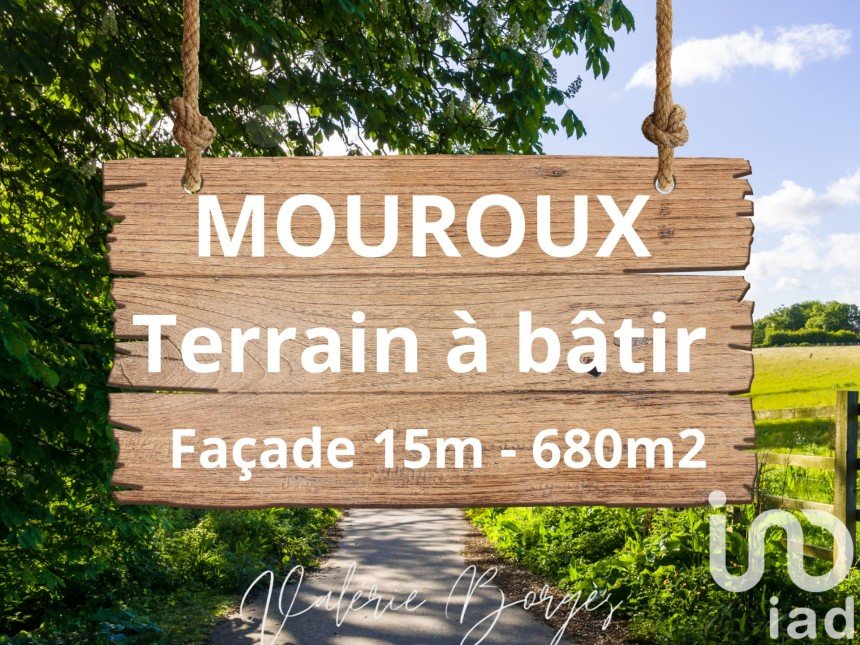 Land of 684 m² in Mouroux (77120)