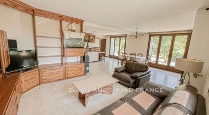 House 4 rooms of 165 m² in Le Thor (84250)