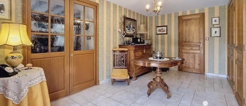 Mansion 9 rooms of 270 m² in Avanton (86170)