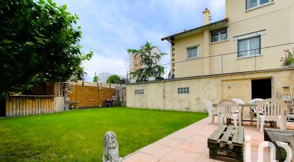 Traditional house 6 rooms of 120 m² in Colombes (92700)