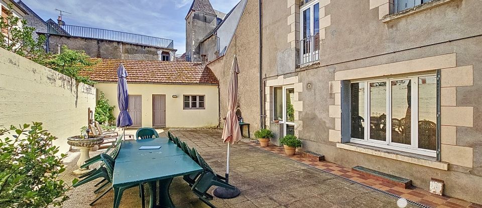 Maison traditionnelle 10 pièces de 270 m² à Bonny-sur-Loire (45420)