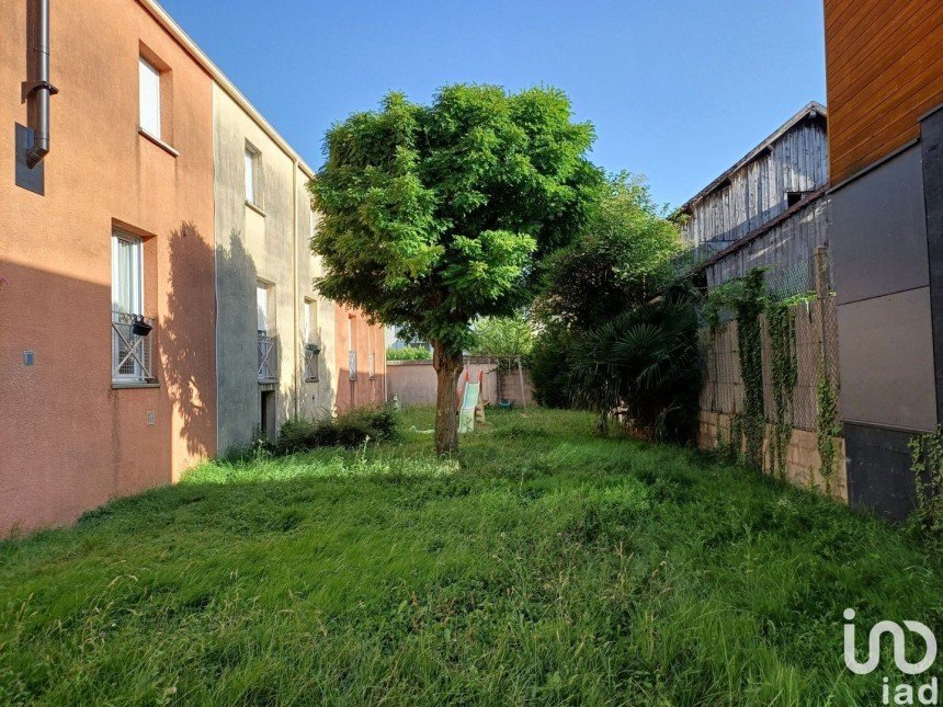 Appartement 5 pièces de 80 m² à Montereau-Fault-Yonne (77130)