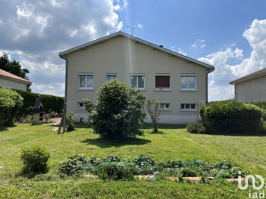 Maison 6 pièces de 108 m² à Roumazières-Loubert (16270)