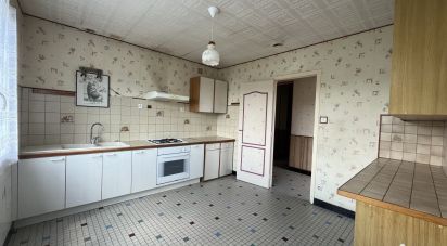 Maison 6 pièces de 108 m² à Roumazières-Loubert (16270)