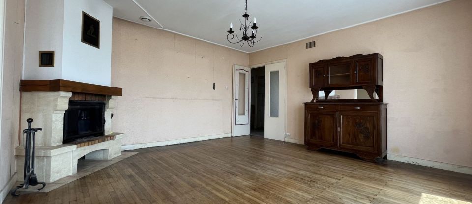 Maison 6 pièces de 108 m² à Roumazières-Loubert (16270)