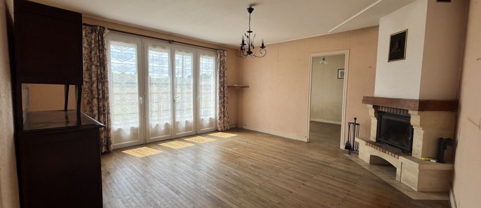 House 6 rooms of 108 m² in Roumazières-Loubert (16270)