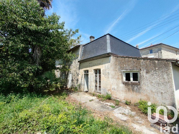 House 2 rooms of 100 m² in Saint-Jean-d'Angély (17400)