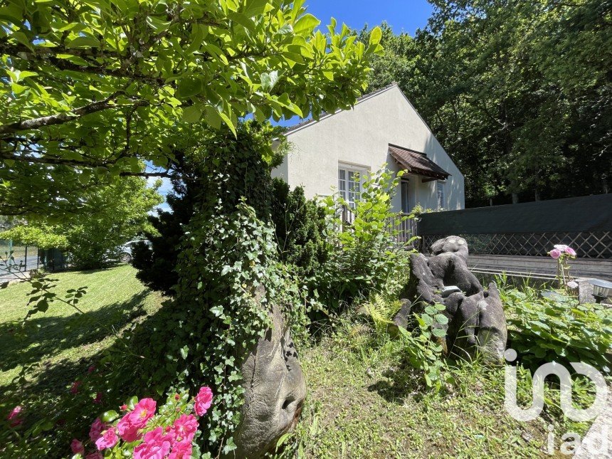 Maison traditionnelle 5 pièces de 90 m² à Poligny (77167)