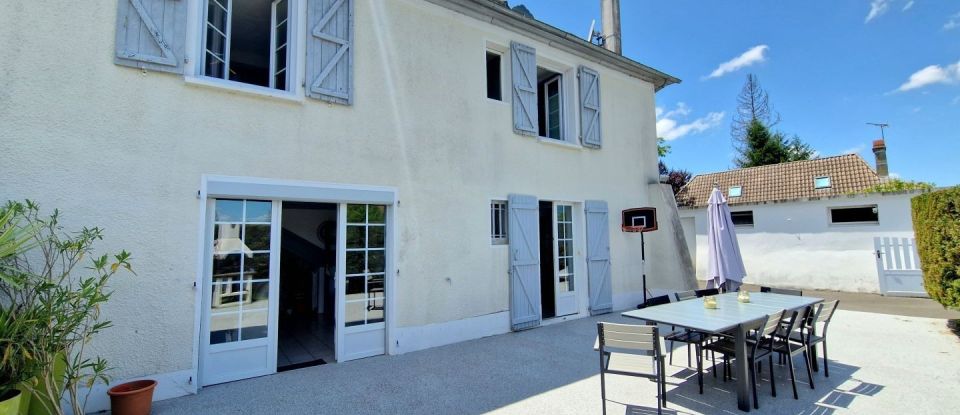 Maison 5 pièces de 157 m² à Orthez (64300)