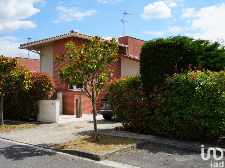 House 4 rooms of 123 m² in Fonsorbes (31470)