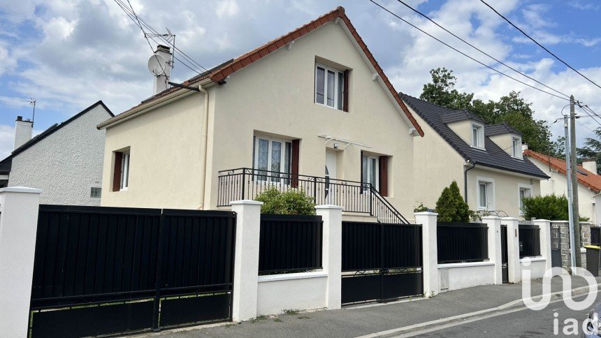 Maison 7 pièces de 150 m² à Pontault-Combault (77340)