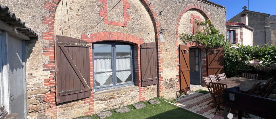 Maison de village 3 pièces de 67 m² à Saint-Paul-Mont-Penit (85670)