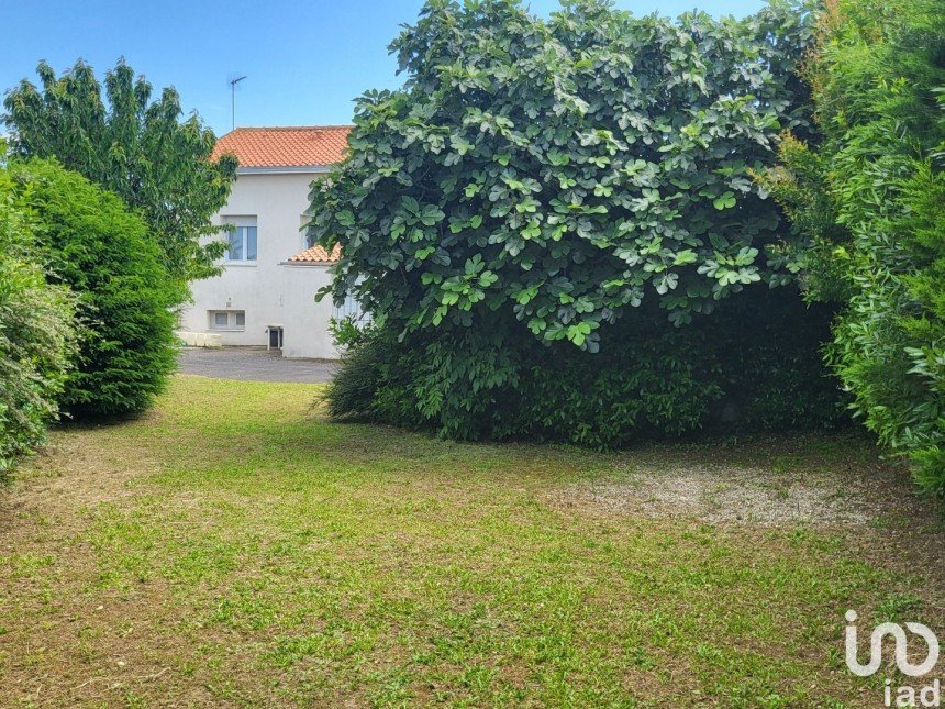 Immeuble de 170 m² à Angoulins (17690)