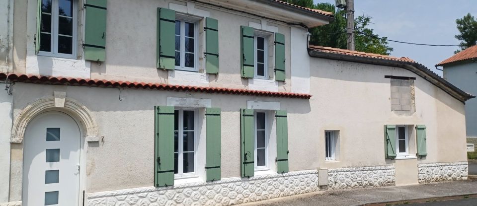 House 4 rooms of 95 m² in Coutras (33230)