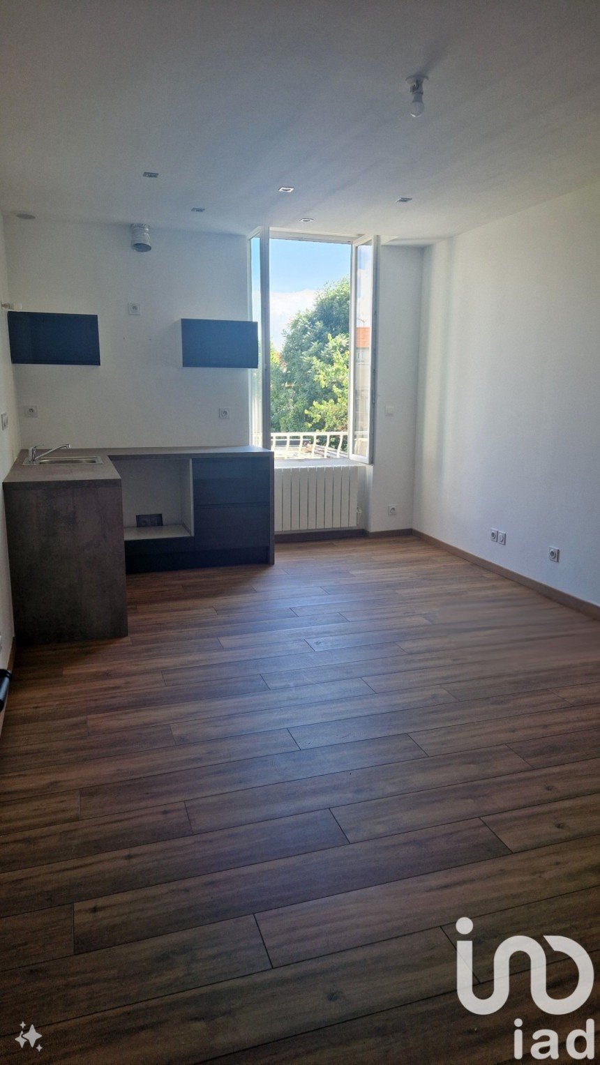 Duplex 2 rooms of 32 m² in Saint-Genest-Lerpt (42530)
