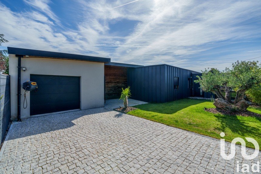 Maison d’architecte 6 pièces de 209 m² à Pernay (37230)