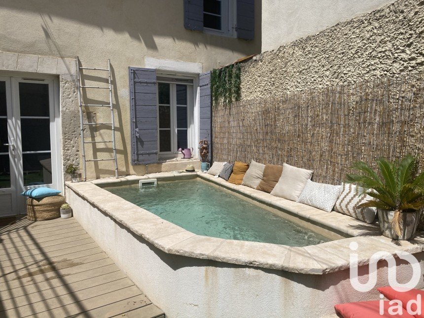 House 5 rooms of 74 m² in Saint-Rémy-de-Provence (13210)