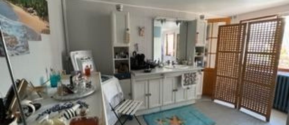 House 6 rooms of 131 m² in Marsangy (89500)