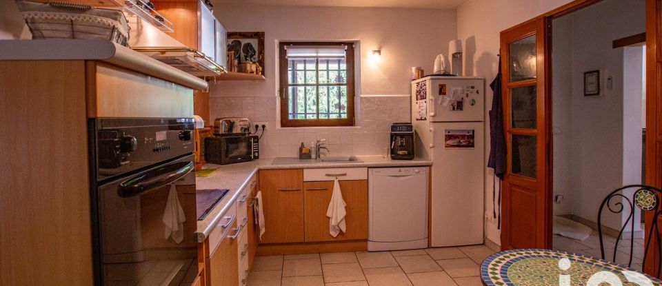 Traditional house 4 rooms of 108 m² in Lagnes (84800)