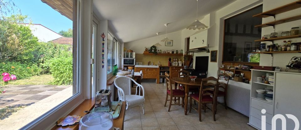 House 8 rooms of 223 m² in Saint-Amand-sur-Fion (51300)