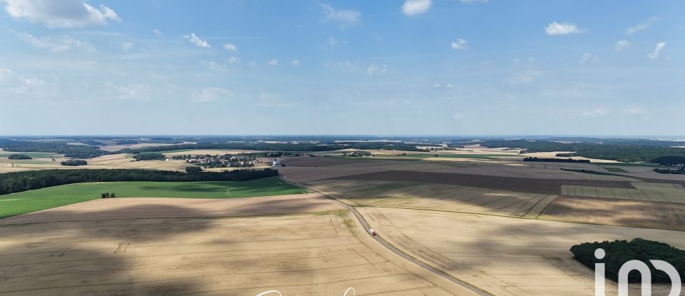 Terrain de 18 826 m² à Villethierry (89140)