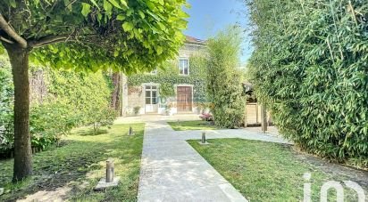 House 9 rooms of 214 m² in Brie-Comte-Robert (77170)