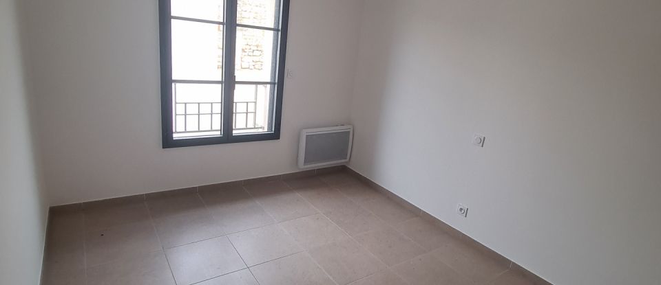 Appartement 4 pièces de 85 m² à Saint-Gilles (30800)