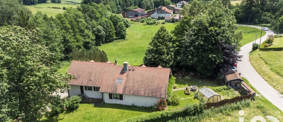 Maison 10 pièces de 276 m² à Vervezelle (88600)