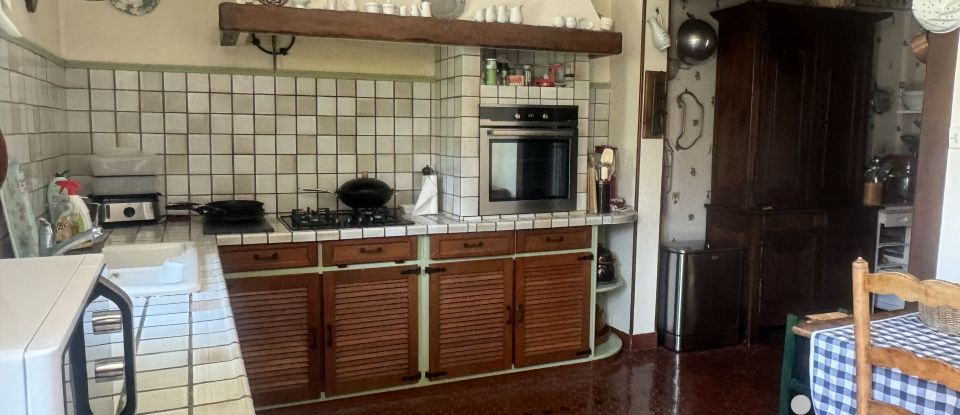 House 10 rooms of 200 m² in Authie (14280)