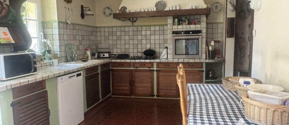 House 10 rooms of 200 m² in Authie (14280)