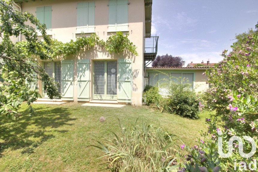 House 6 rooms of 153 m² in Toulouse (31200)