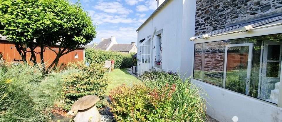 Village house 9 rooms of 199 m² in Poullaouen (29246)