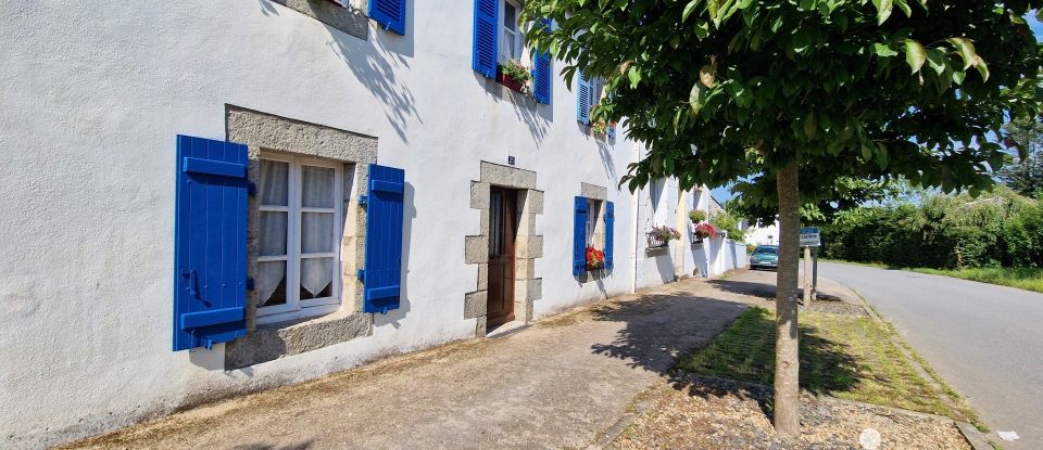 Maison de village 9 pièces de 199 m² à Poullaouen (29246)