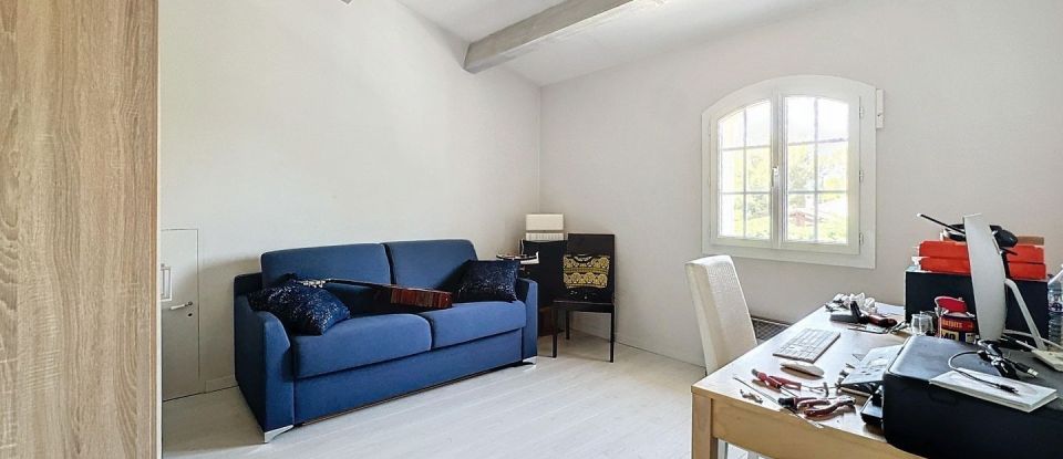 Maison 6 pièces de 180 m² à Arles (13200)