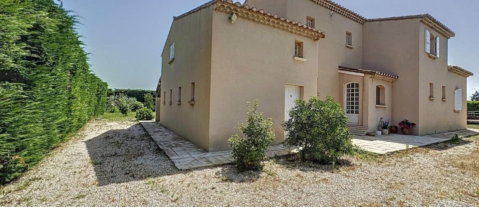 Maison 6 pièces de 180 m² à Arles (13200)