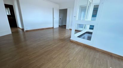 Apartment 3 rooms of 72 m² in Ermont (95120)