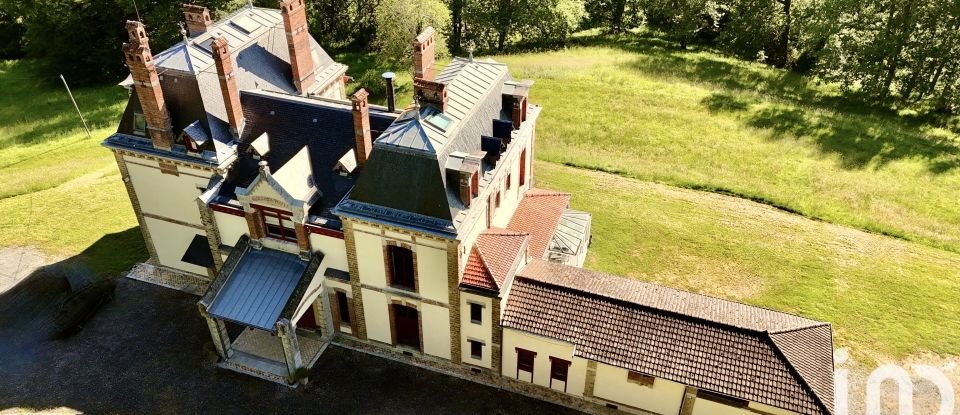 Château 18 pièces de 657 m² à Pau (64000)