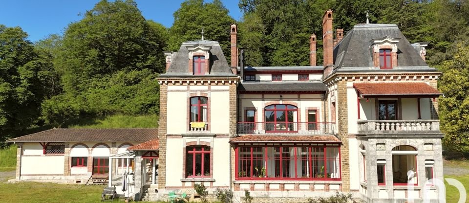 Château 18 pièces de 657 m² à Pau (64000)