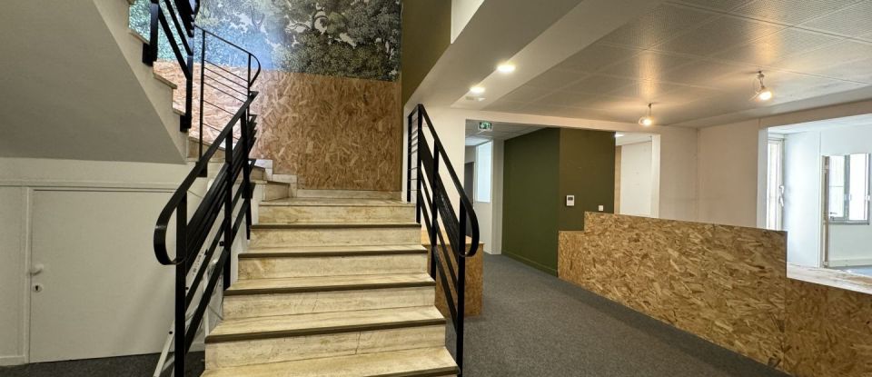 Offices of 460 m² in Paris (75015)