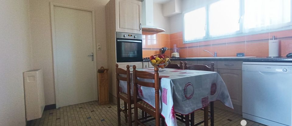 House 4 rooms of 87 m² in Heugas (40180)